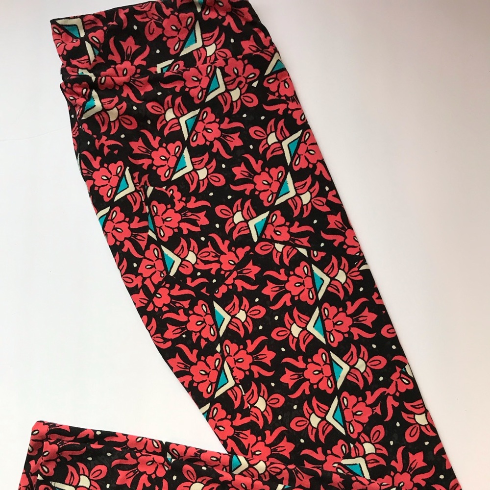 Tall and Curvy Lularoe Leggings
